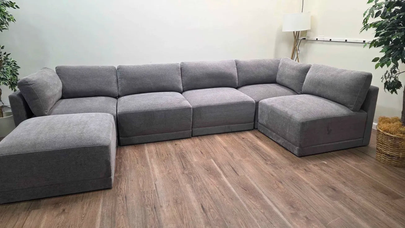 Thomasville Fallon Modular Sectional with Ottoman