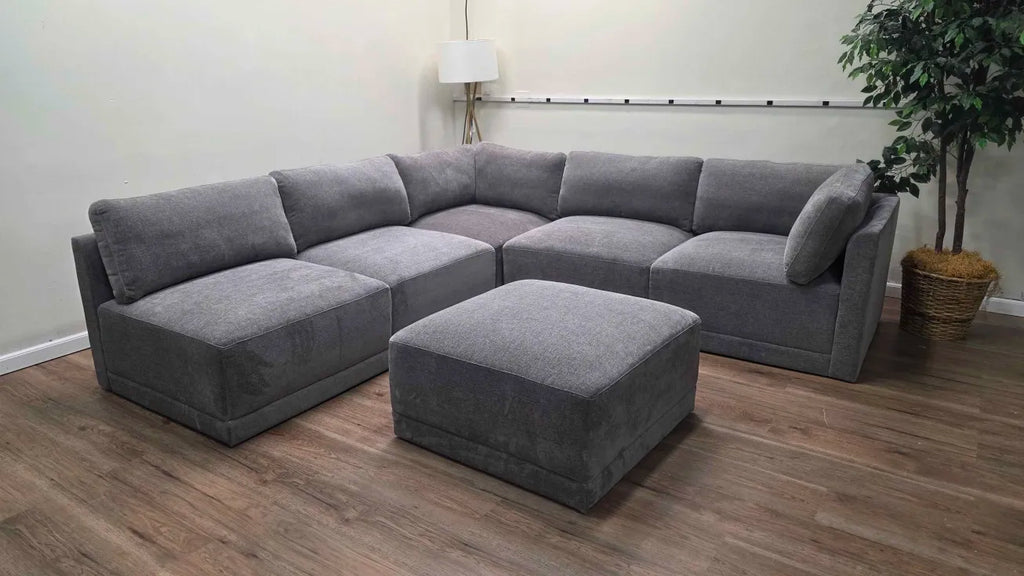 Thomasville Fallon Modular Sectional with Ottoman