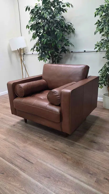 Sven 42" Tufted Leather Lounge Chair
