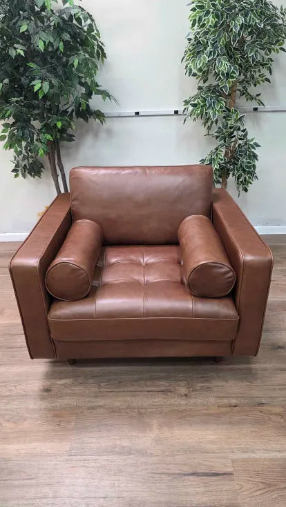 Sven 42" Tufted Leather Lounge Chair
