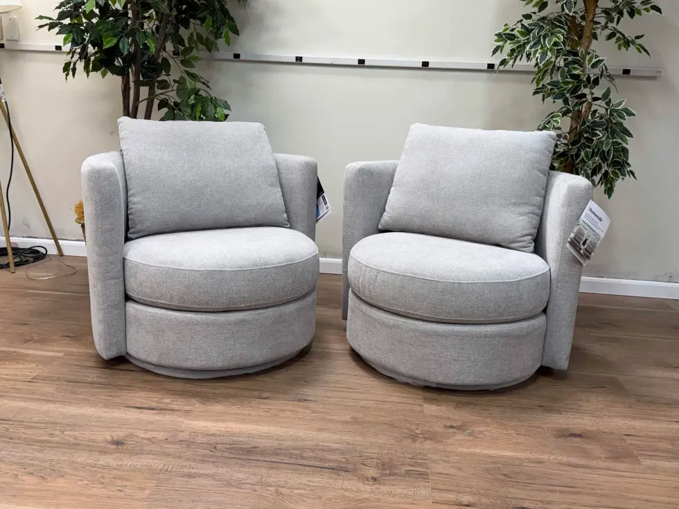 Thomasville Davos Swivel Chair