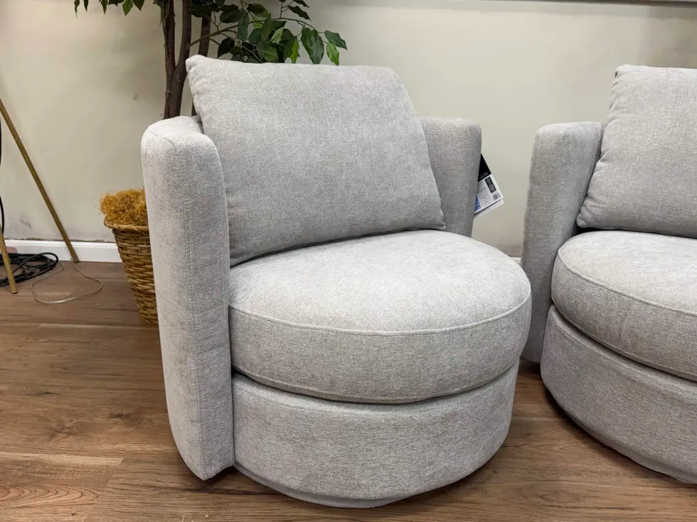 Thomasville Davos Swivel Chair