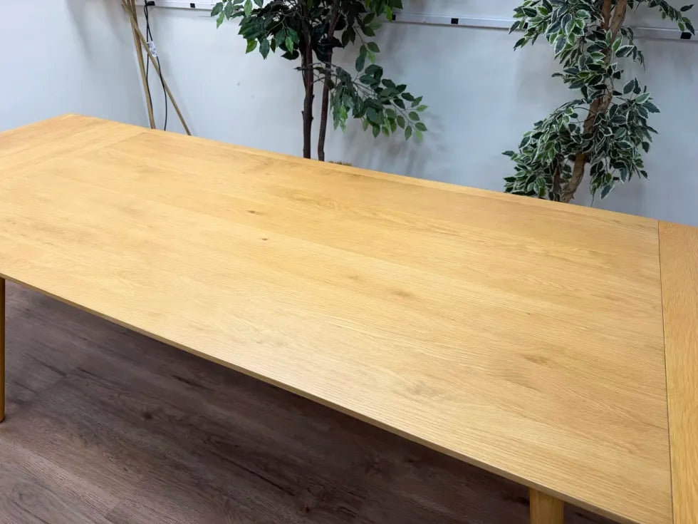 Seno 71 - 110 Extendable Dining Table - Oak