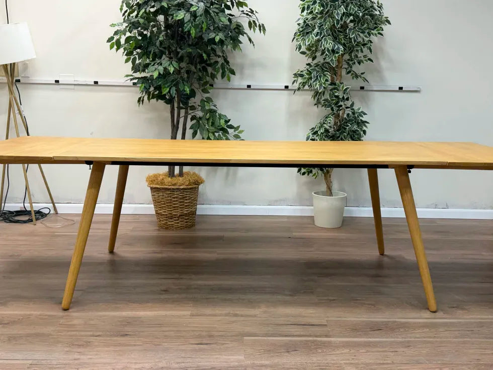 Seno 71 - 110 Extendable Dining Table - Oak