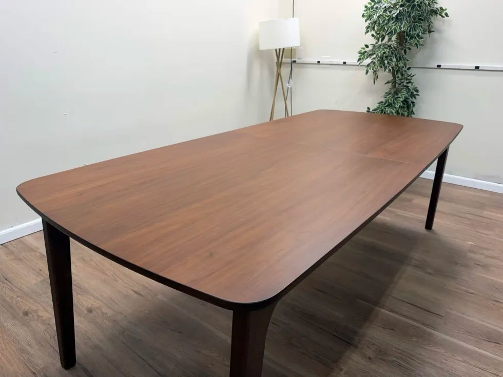 Plumas 92.5" - 112" Extendable Dining Table - Walnut