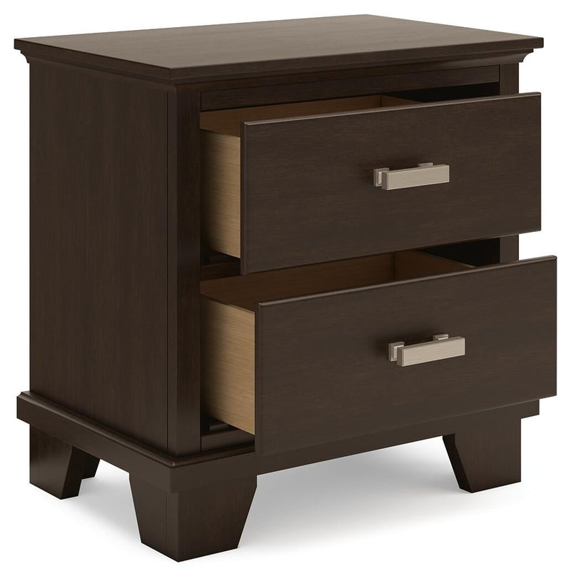Covetown King Panel Bed with Mirrored Dresser and Nightstand