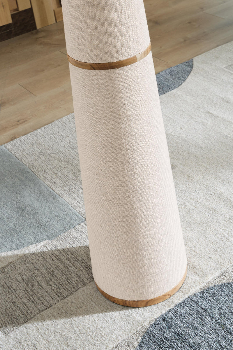 Dellridge Metal Floor Lamp (1/CN)
